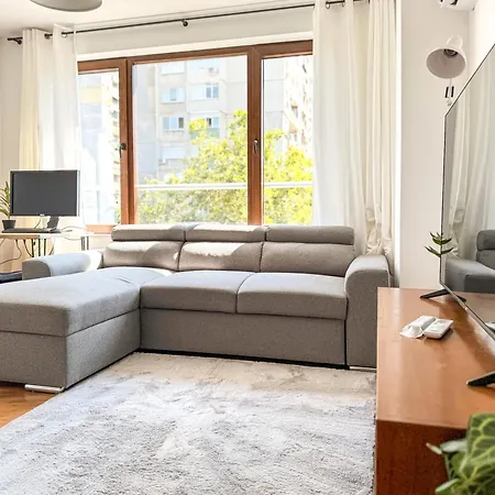1br With A Designated Workspace, Free Street Parking And Free Gym Pass Apartmán *