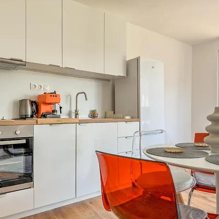 1br With A Designated Workspace, Free Street Parking And Free Gym Pass アパート プロヴディフ
