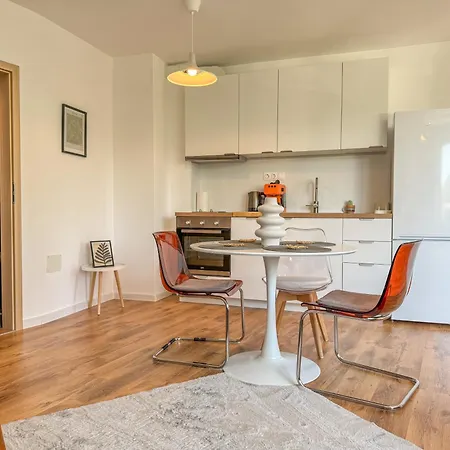 Apartment 1br Near Mall With Workspace By Flat Manаger *
