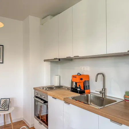 アパート 1br With A Designated Workspace, Free Street Parking And Free Gym Pass
