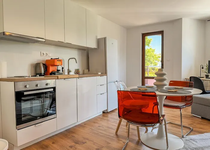 1br With A Designated Workspace, Free Street Parking And Free Gym Pass 普罗夫迪夫